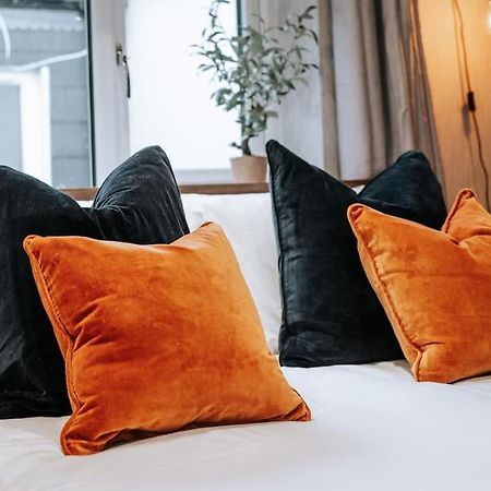 The Lighthouse, Boutique Apartment In The Town Centre - Starlink Wi-Fi Tavistock  Exteriör bild