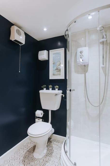 The Lighthouse, Boutique Apartment In The Town Centre - Starlink Wi-Fi Tavistock  Exteriör bild
