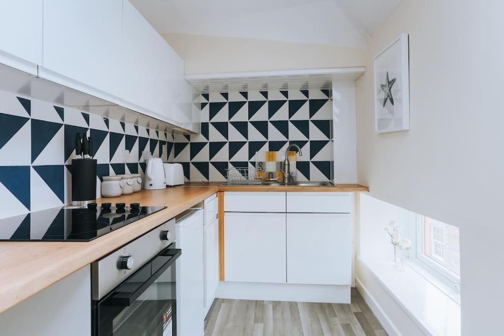 The Lighthouse, Boutique Apartment In The Town Centre - Starlink Wi-Fi Tavistock  Exteriör bild