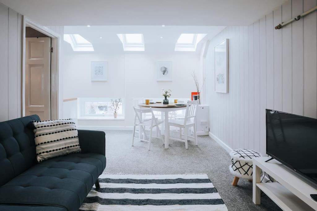 The Lighthouse, Boutique Apartment In The Town Centre - Starlink Wi-Fi Tavistock  Exteriör bild